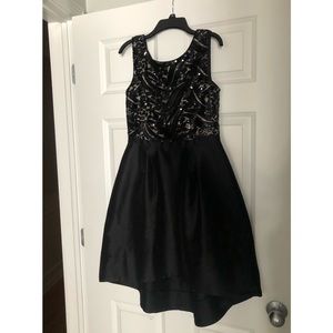 Monique Lhuillier size 6 black sequin dress
